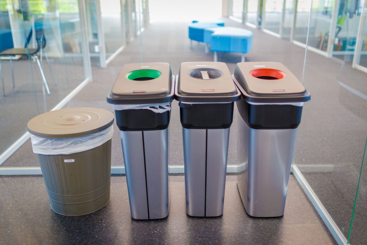 Elektroxperten har fått nye avfallsdunker