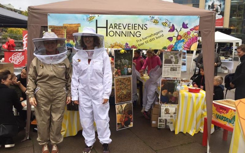 Hareveien barnehage selger honning