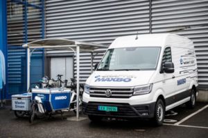 Maxbo-Elbil som står parkert